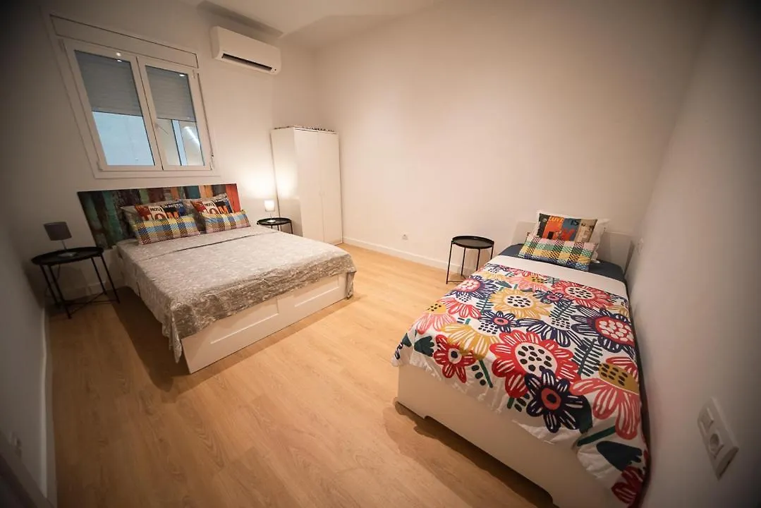 By Universitat Private Rooms Barcelona Hostel