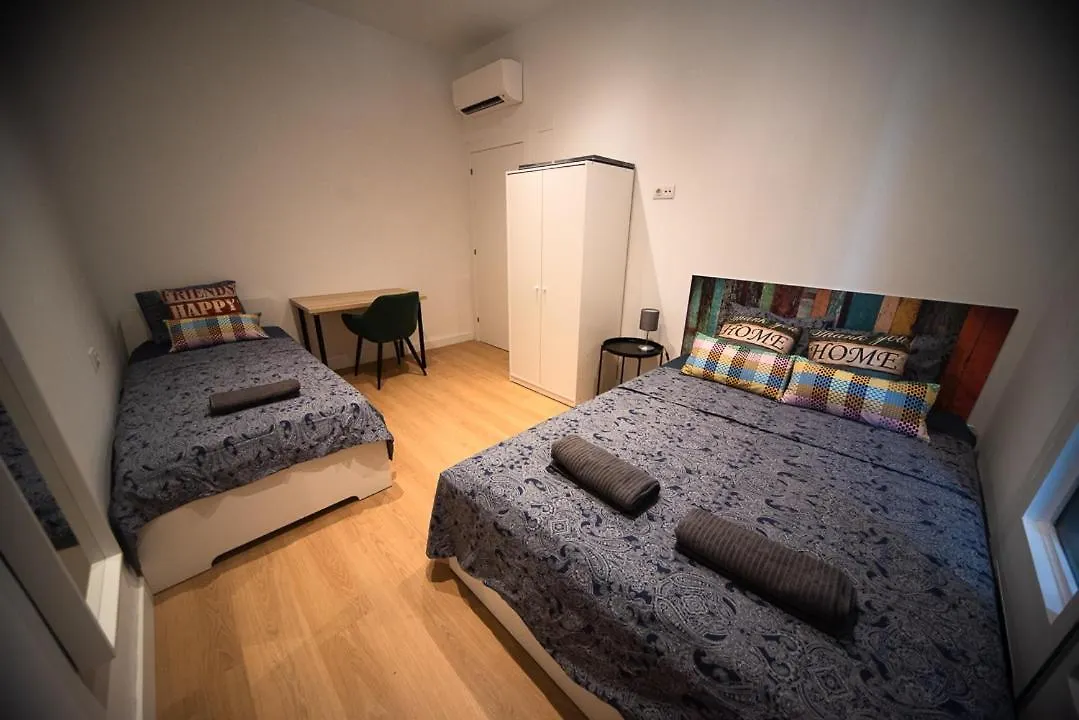 By Universitat Private Rooms Barcelona Hostel
