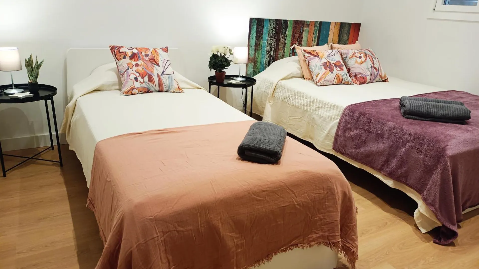By Universitat Private Rooms Barcelona Hiszpania