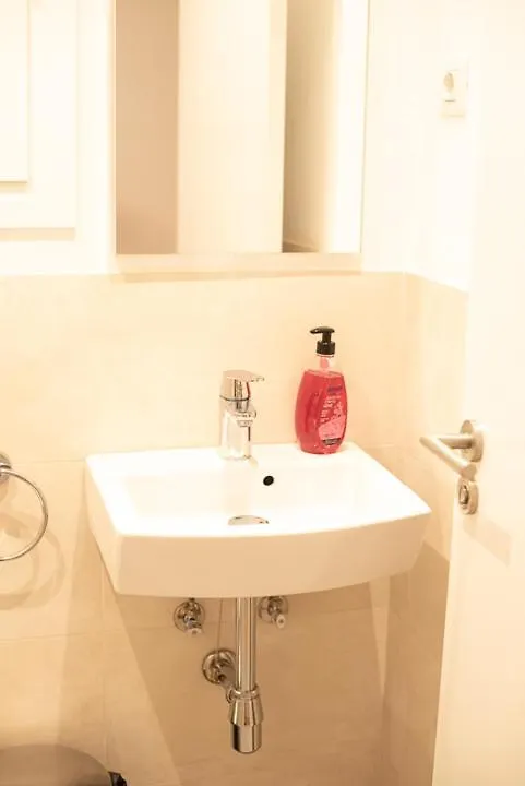 By Universitat Private Rooms Barcelona Hiszpania