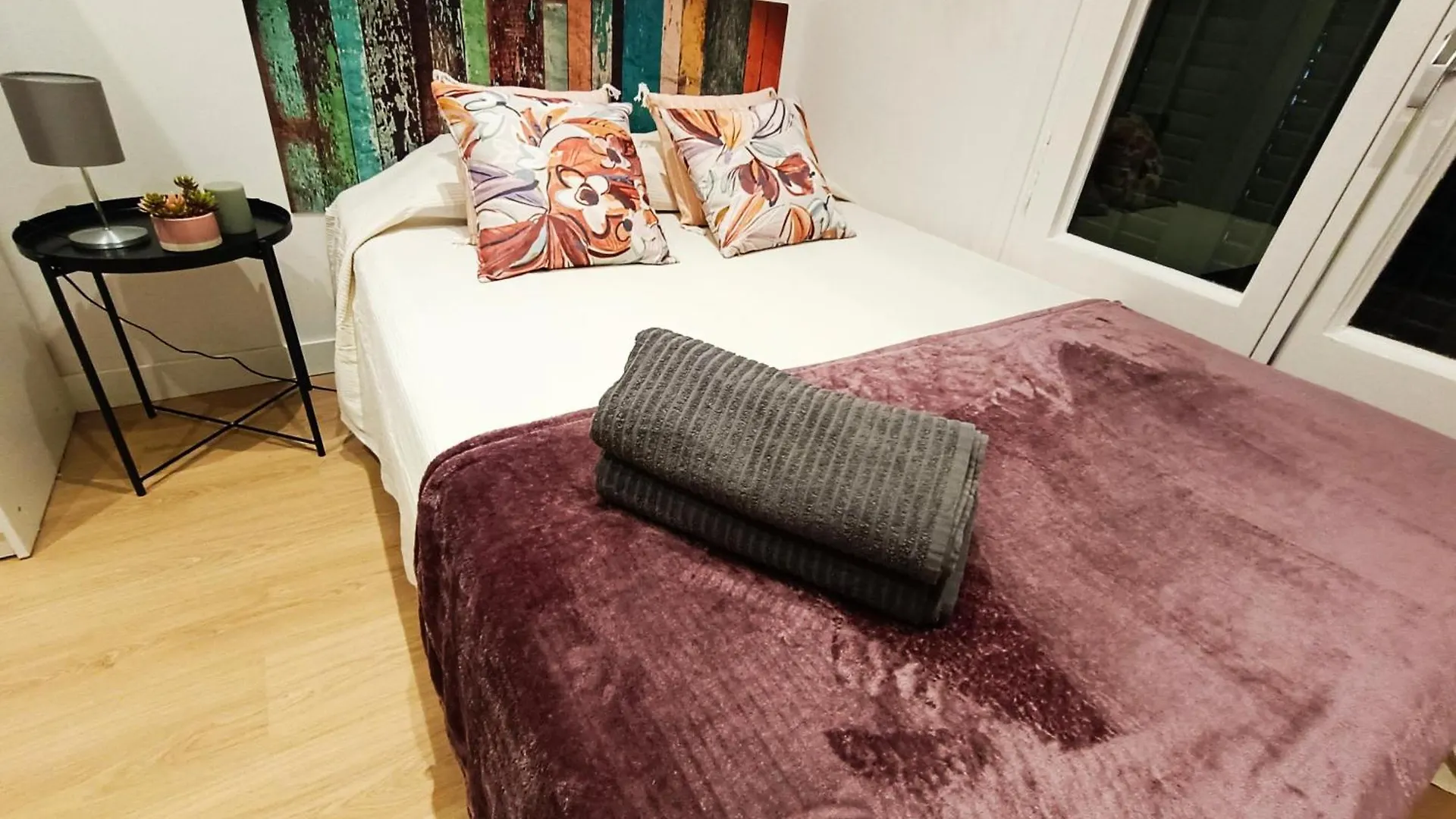 By Universitat Private Rooms Barcelona